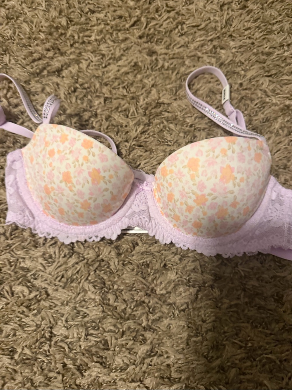Victoria’s Secret pink 32a bra